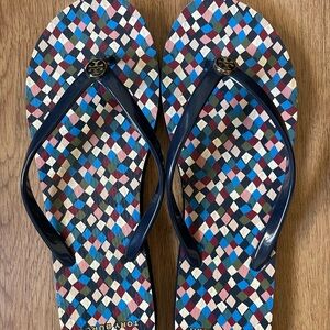 Tory Burch Navy Patent Logo Flip Flops with Multicolor Mosaic Footbed